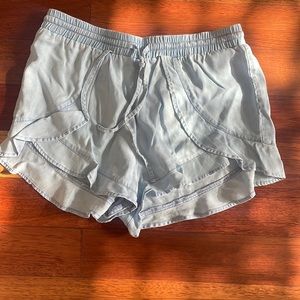 Light denim shorts  sz small